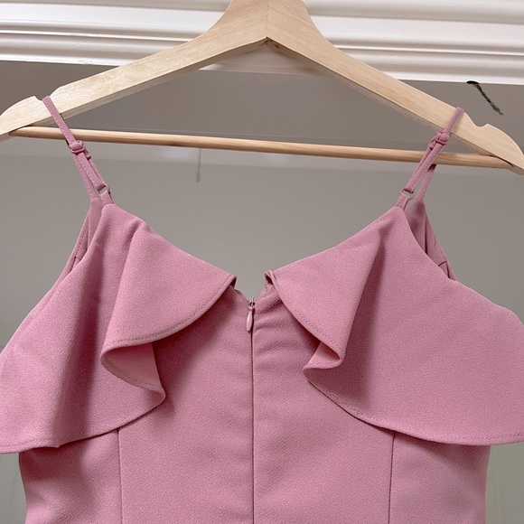 Aqua Dresses Women's Crepe Ruffled V-neck Sleeveless High Low Gown - XS - Picture 7 of 7